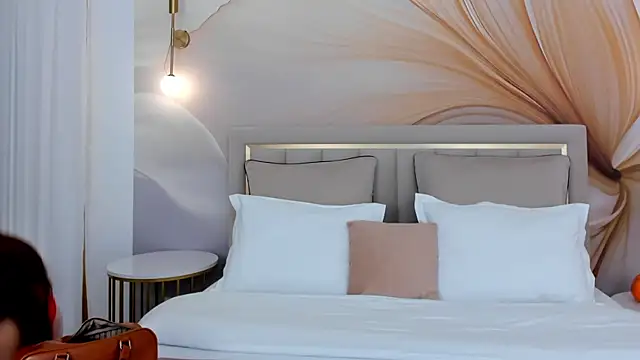 CamillaLarson online show from 15, 10, 2025