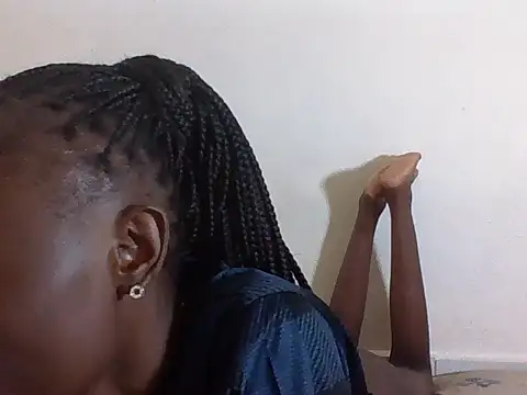 SexyNeedle22 online show from 17, 11, 2025