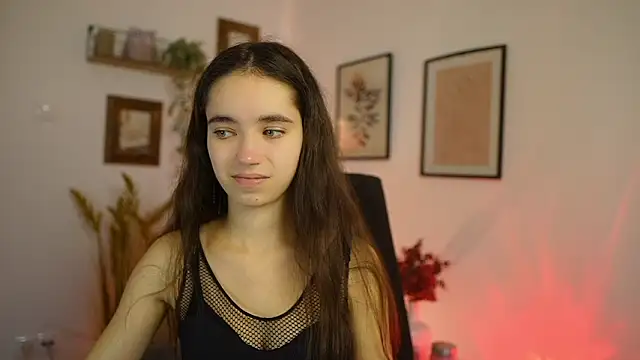 Snapshot of Gia_Paige18 chatting on 10, 10, 2025 Gia Paige18 online show from 10, 10, 2025