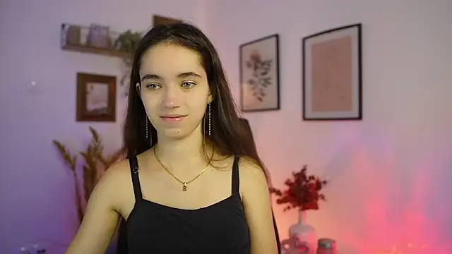 Snapshot of Gia_Paige18 chatting on 11, 10, 2025 Gia Paige18 online show from 11, 10, 2025