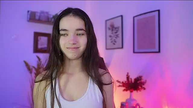 Snapshot of Gia_Paige18 chatting on 21, 10, 2025 Gia Paige18 online show from 21, 10, 2025