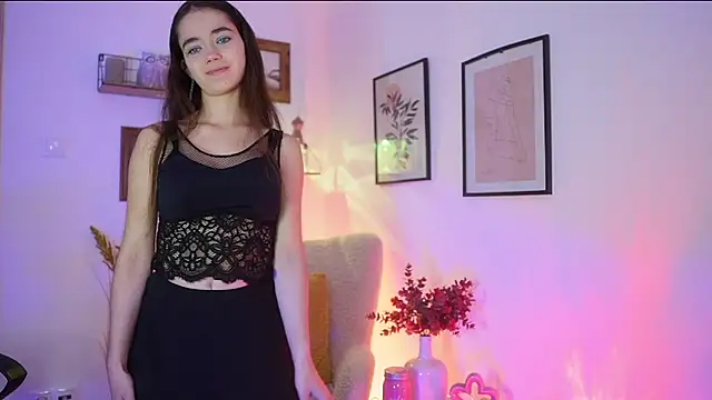 Snapshot of Gia_Paige18 chatting on 31, 10, 2025 Gia Paige18 online show from 31, 10, 2025