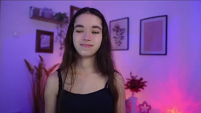 Snapshot of Gia_Paige18 chatting on 14, 11, 2025 Gia Paige18 online show from 14, 11, 2025