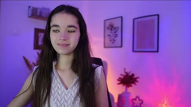 Snapshot of Gia_Paige18 chatting on 15, 11, 2025 Gia Paige18 online show from 15, 11, 2025