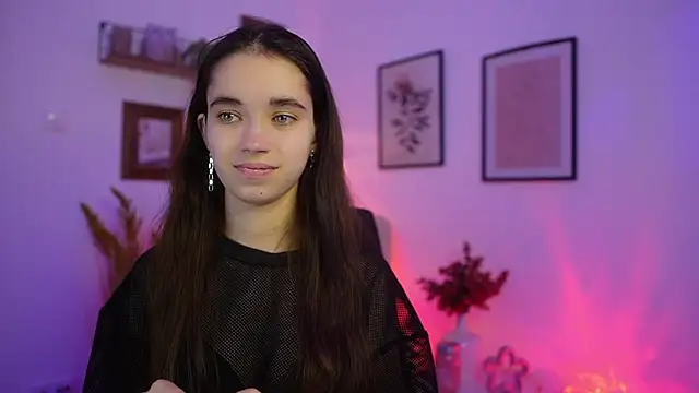 Snapshot of Gia_Paige18 chatting on 21, 11, 2025 Gia Paige18 online show from 21, 11, 2025