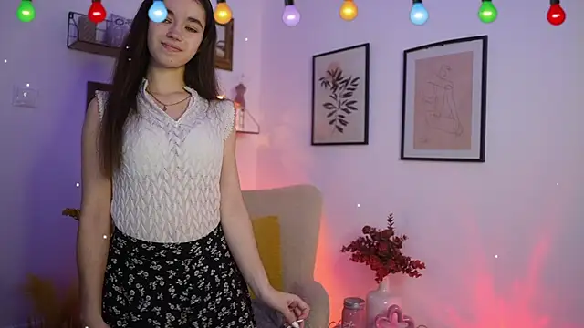 Snapshot of Gia_Paige18 chatting on 15, 12, 2025 Gia Paige18 online show from 15, 12, 2025