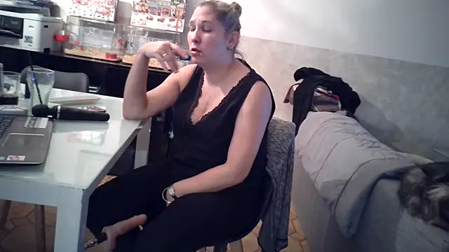 Chatonne69 online show from 24, 12, 2024