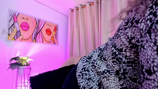 Snapshot of StarMilf chatting on 6, 8, 2026 StarMilf online show from 6, 8, 2026