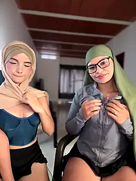 lalilamassu1 online show from 29, 10, 2025