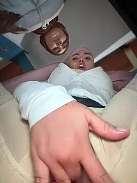 lalilamassu1 online show from 18, 4, 2026