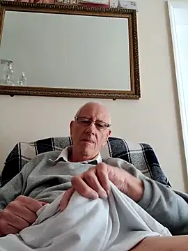 Snapshot of cutaboverest chatting on 13, 5, 2026 cutaboverest online show from 13, 5, 2026