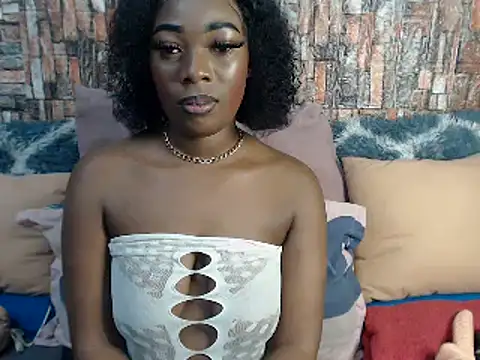 Snapshot of Foxy_African chatting on 25, 1, 2025 Foxy African online show from 25, 1, 2025