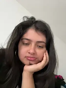 Stephania 18 online show from 4, 1, 2025