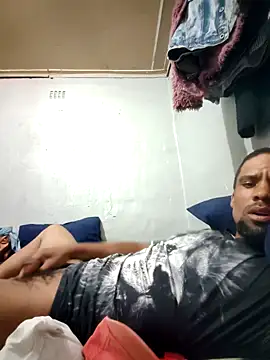 Snapshot of Tigermanboy chatting on 12, 9, 2025 Tigermanboy online show from 12, 9, 2025