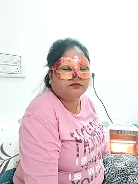 Snapshot of BBW_HOT_COUPLE chatting on 2, 1, 2025 BBW HOT COUPLE online show from 2, 1, 2025