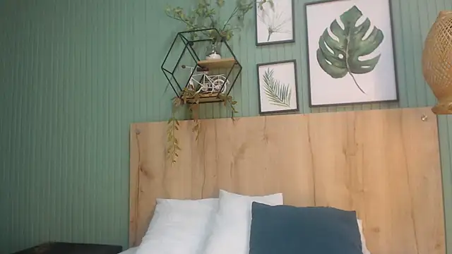 Snapshot of george_jonnes chatting on 21, 10, 2025 george jonnes online show from 21, 10, 2025