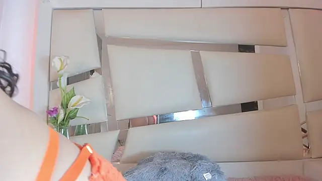 Snapshot of chrystal_js chatting on 7, 2, 2025 chrystal js online show from 7, 2, 2025