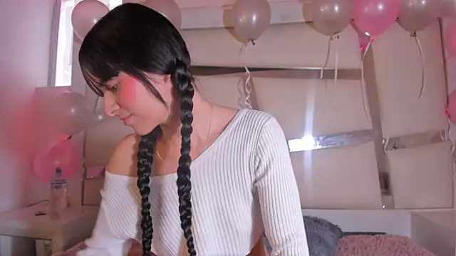 Snapshot of chrystal_js chatting on 15, 10, 2025 chrystal js online show from 15, 10, 2025