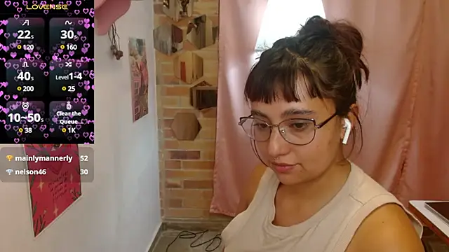 Snapshot of emitaa17228o chatting on 7, 2, 2025 emitaa17228o online show from 7, 2, 2025