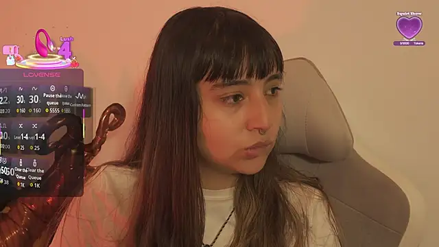 Snapshot of emitaa17228o chatting on 13, 10, 2025 emitaa17228o online show from 13, 10, 2025