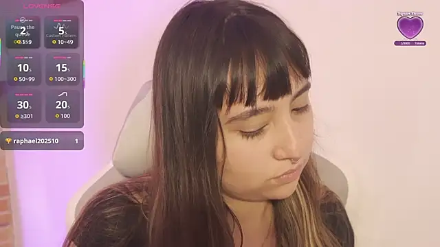 Snapshot of emitaa17228o chatting on 28, 10, 2025 emitaa17228o online show from 28, 10, 2025