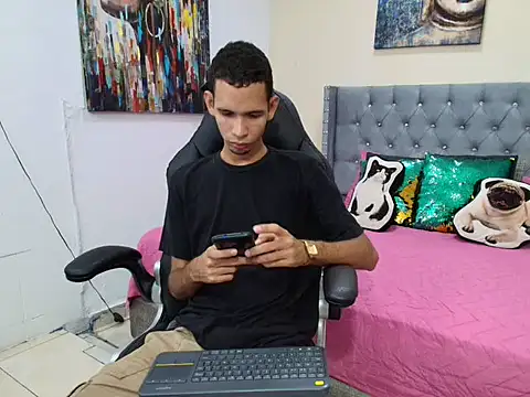 tonny 23cm  online show from 16, 10, 2025