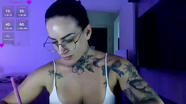 YasmimBrasil online show from 28, 10, 2025