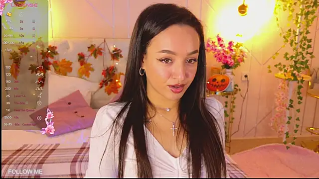 Lolly Neal online show from 3, 11, 2025