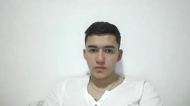 Snapshot of Estebitan_vm chatting on 17, 11, 2025 Estebitan vm online show from 17, 11, 2025