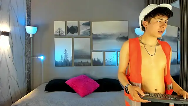 Snapshot of noah_and_rose chatting on 14, 9, 2025 noah and rose online show from 14, 9, 2025