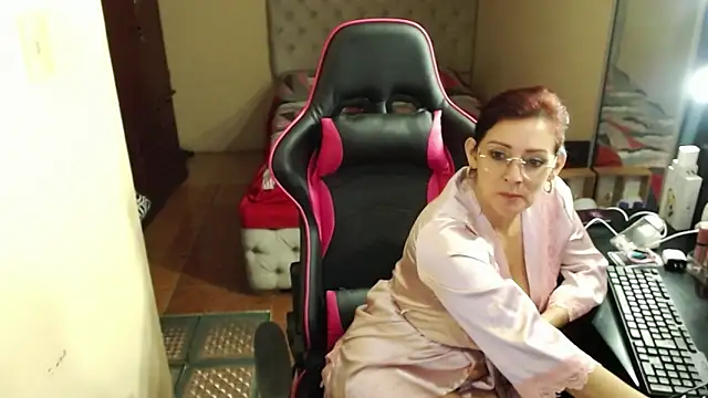 Carol Scottt online show from 17, 12, 2024