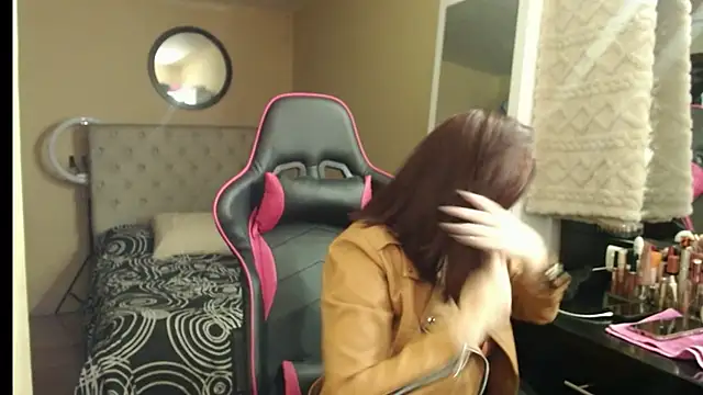 Carol Scottt online show from 9, 10, 2025