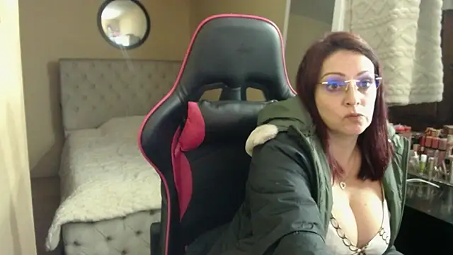 Snapshot of Carol_Scottt chatting on 22, 4, 2026 Carol Scottt online show from 22, 4, 2026