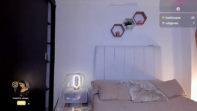 Madison evans1 online show from 13, 9, 2025