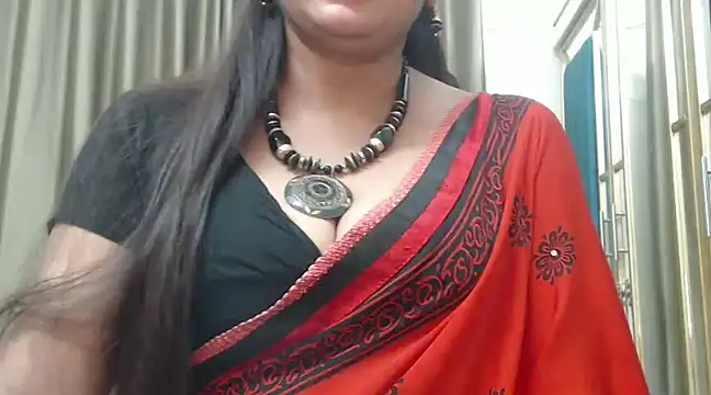 Snapshot of desi-maisa130 chatting on 12, 1, 2025 desi-maisa130 online show from 12, 1, 2025