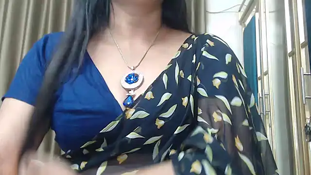 Snapshot of desi-maisa130 chatting on 22, 1, 2025 desi-maisa130 online show from 22, 1, 2025