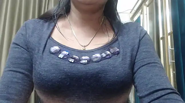 Snapshot of desi-maisa130 chatting on 13, 2, 2025 desi-maisa130 online show from 13, 2, 2025