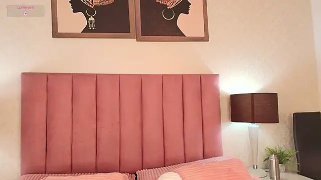 Snapshot of celine_golden1 chatting on 28, 10, 2025 celine golden1 online show from 28, 10, 2025