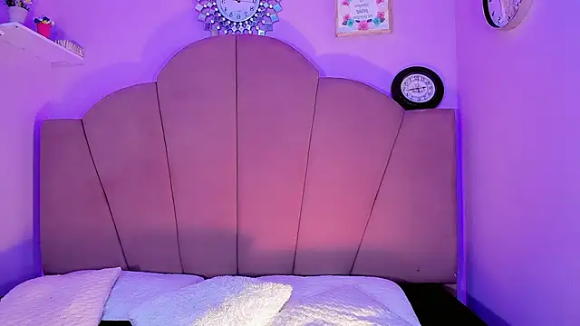 Snapshot of ValeriaAguilar chatting on 31, 10, 2025 ValeriaAguilar online show from 31, 10, 2025