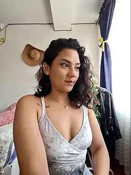 Thaliacooper  online show from 16, 1, 2025