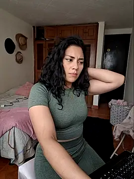 Thaliacooper  online show from 8, 3, 2025