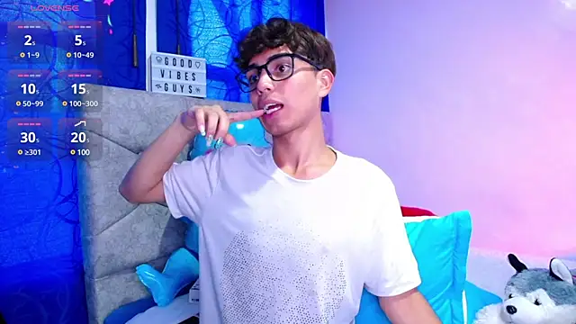 OwenBluee online show from 7, 12, 2024