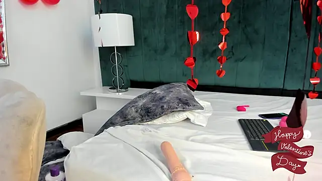 PandoraB  online show from 13, 2, 2025