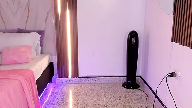 mia six66 online show from 5, 10, 2025