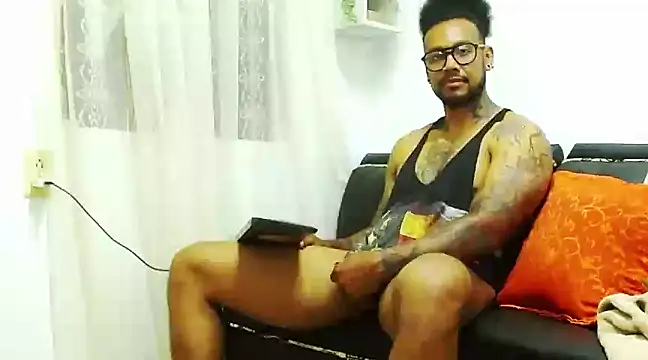 Snapshot of LewisStrong chatting on 22, 1, 2025 LewisStrong online show from 22, 1, 2025
