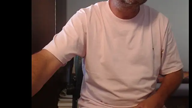 tuttiluss44 online show from 4, 6, 2026
