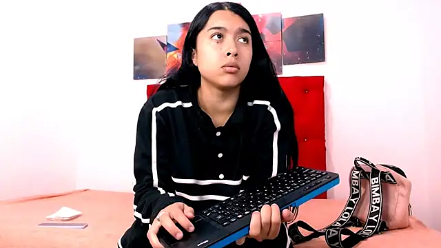 SweetLatiin  online show from 24, 10, 2025