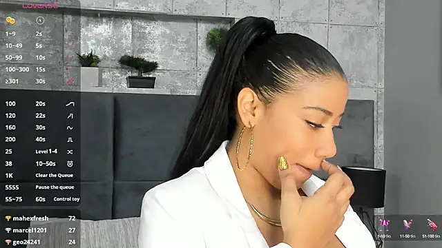 Snapshot of Salome_Diaz_ chatting on 27, 2, 2025 Salome Diaz  online show from 27, 2, 2025