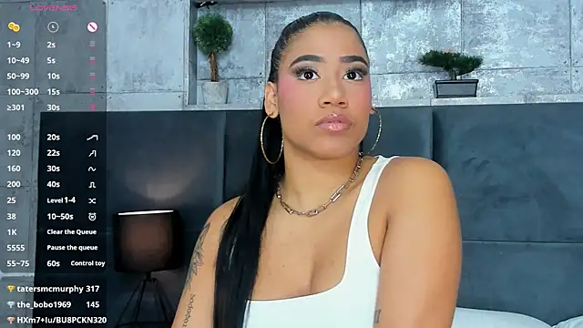 Snapshot of Salome_Diaz_ chatting on 4, 3, 2025 Salome Diaz  online show from 4, 3, 2025