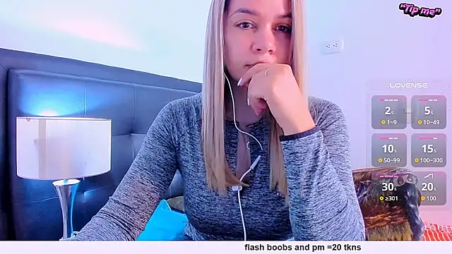 Snapshot of daniela_beauty chatting on 1, 2, 2026 daniela beauty online show from 1, 2, 2026